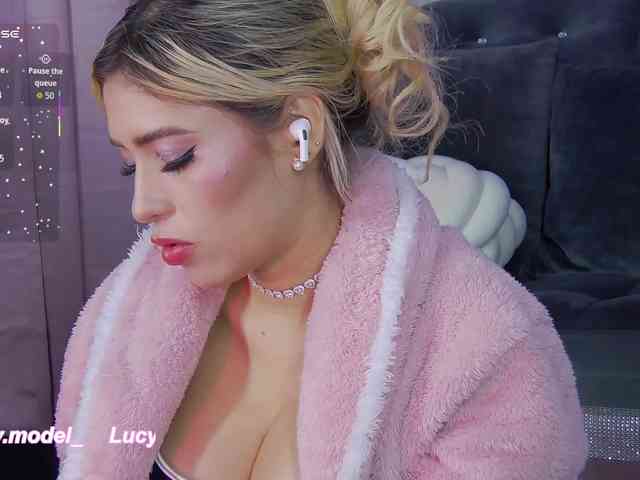 LucyRouse webcam