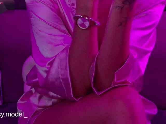 LucyRouse webcam