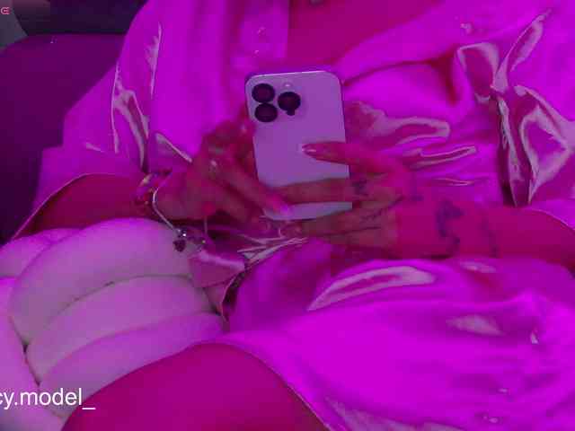 LucyRouse webcam
