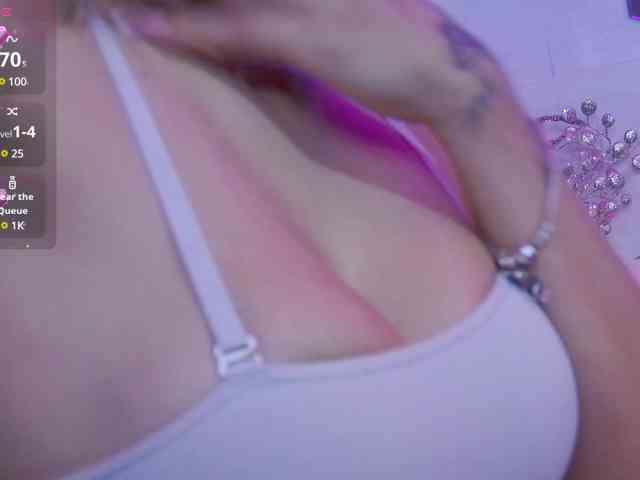 LucyRouse webcam