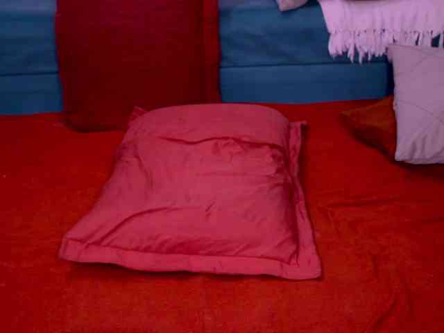 MiaCouple webcam