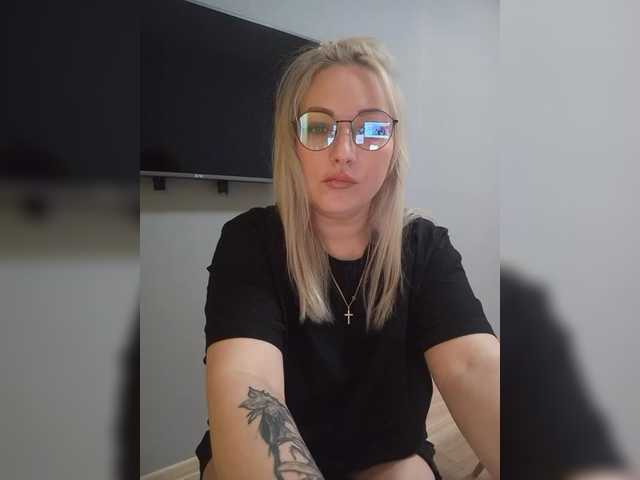 Tanysha-1 from BongaCams