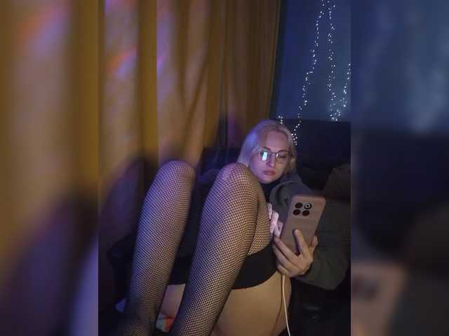 Tanysha-1's BongaCams show and profile