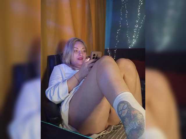 Tanysha-1's BongaCams show and profile