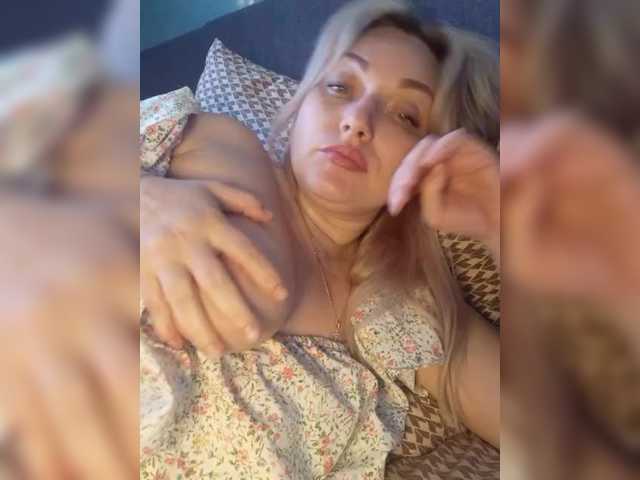 Tanysha-1's BongaCams show and profile