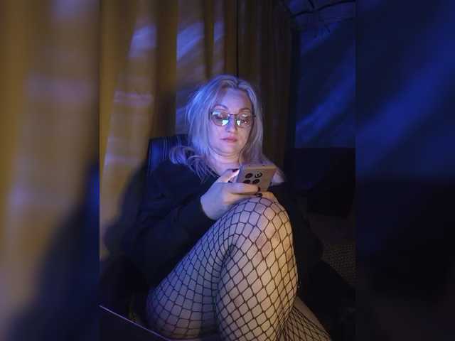 Tanysha-1's BongaCams show and profile