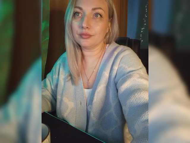 Tanysha-1's BongaCams show and profile