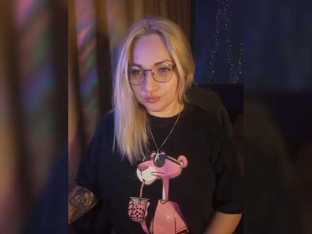 Tanysha-1's BongaCams show and profile