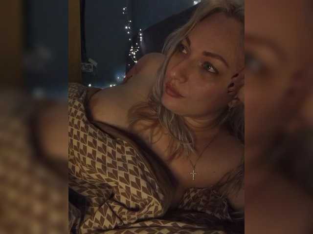 Tanysha-1's BongaCams show and profile