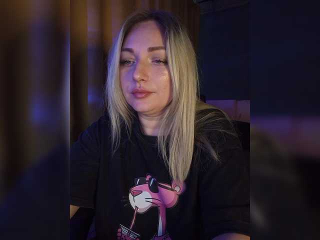 Tanysha-1's BongaCams show and profile