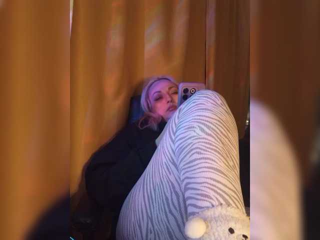 Tanysha-1's BongaCams show and profile