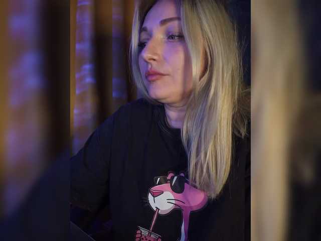 Tanysha-1's BongaCams show and profile