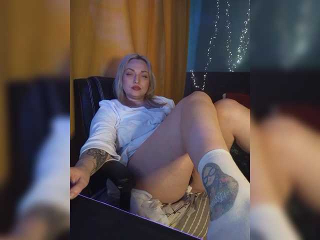 Tanysha-1's BongaCams show and profile