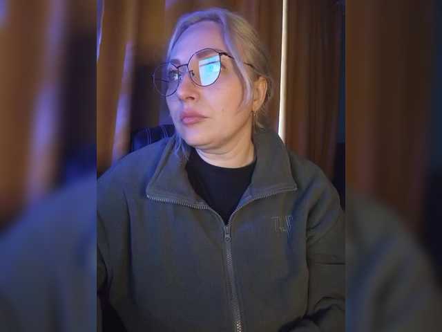 Tanysha-1's BongaCams show and profile