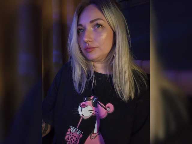 Tanysha-1's BongaCams show and profile