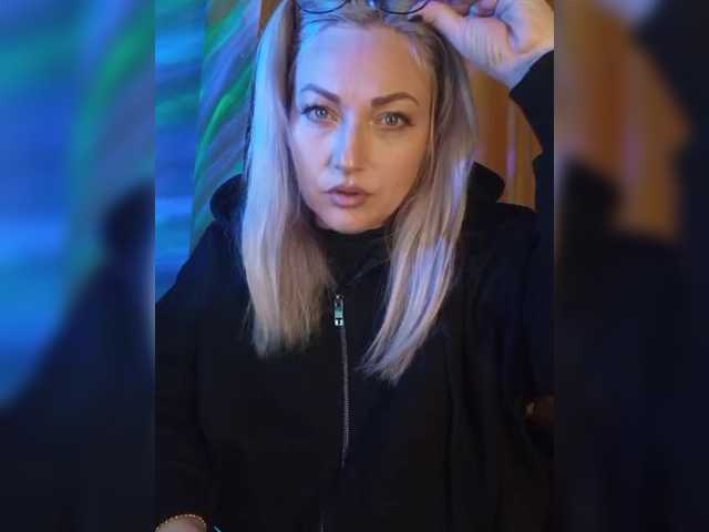 Tanysha-1's BongaCams show and profile