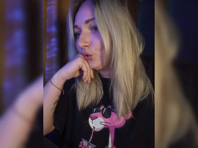 Tanysha-1's BongaCams show and profile