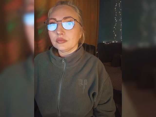 Tanysha-1's BongaCams show and profile