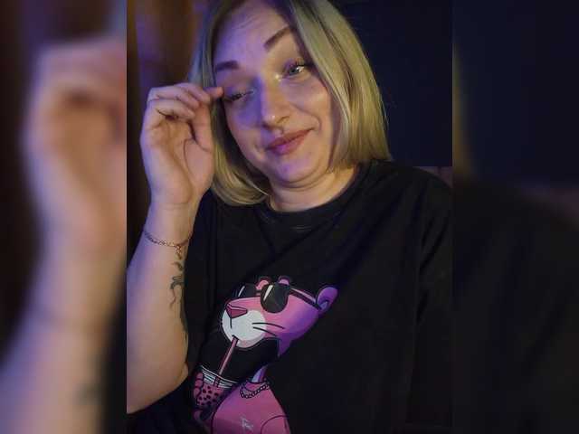 Tanysha-1's BongaCams show and profile