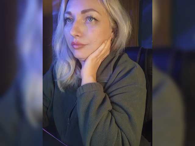 Tanysha-1's BongaCams show and profile