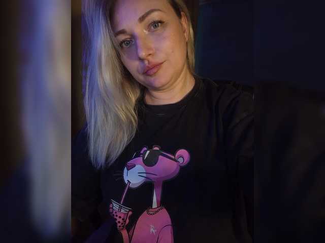 Tanysha-1's BongaCams show and profile