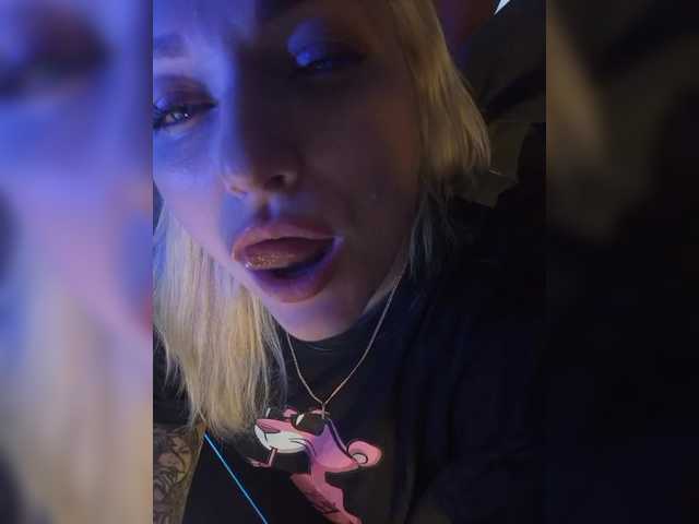 Tanysha-1's BongaCams show and profile