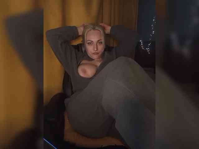 Tanysha-1 Live Webcam on BongaCams