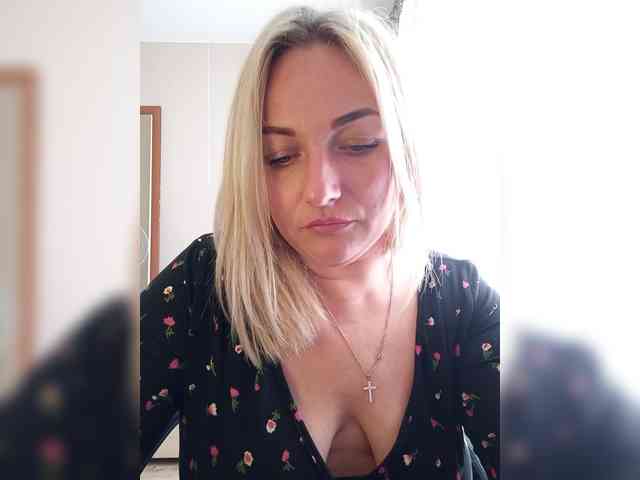 Tanysha-1 Live Webcam on BongaCams