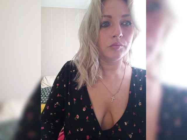 Tanysha-1 Live Webcam on BongaCams