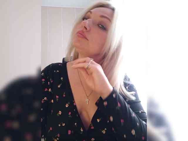 Tanysha-1 Live Webcam on BongaCams
