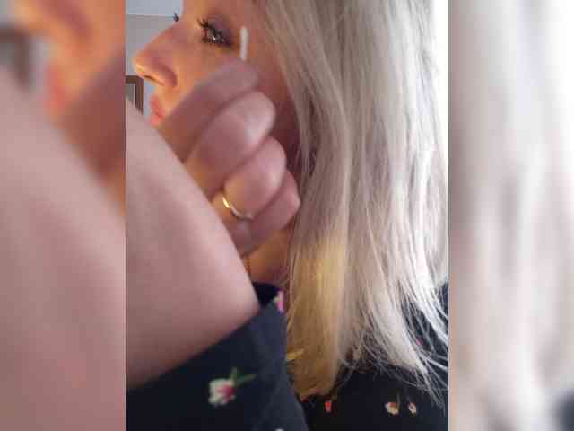 Tanysha-1 Live Webcam on BongaCams