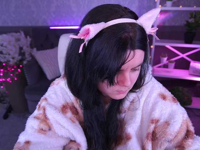 LittleShyy's BongaCams show and profile