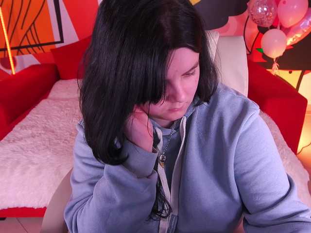 LittleShyy's BongaCams show and profile