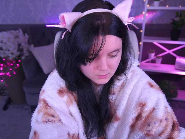 LittleShyy's BongaCams show and profile