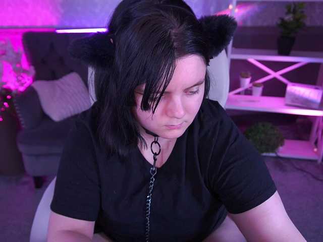 LittleShyy's BongaCams show and profile