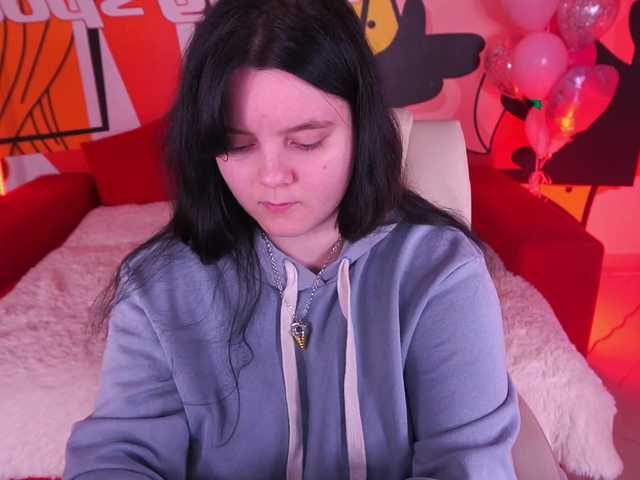 LittleShyy's BongaCams show and profile