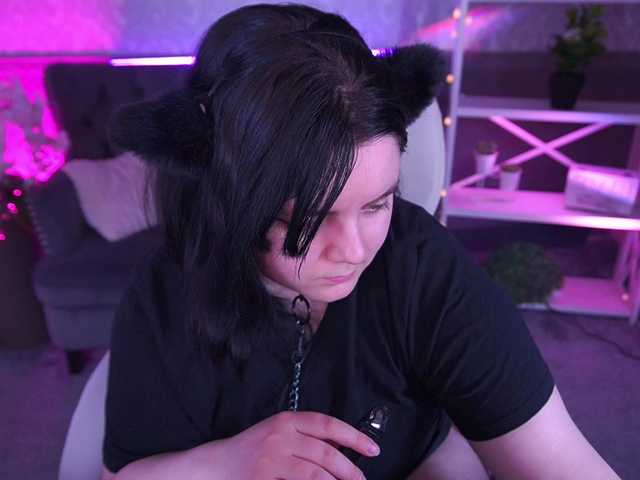 LittleShyy's BongaCams show and profile