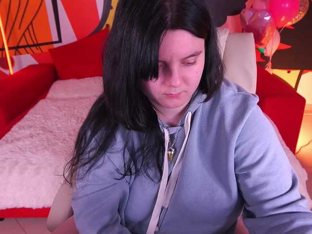 LittleShyy's BongaCams show and profile