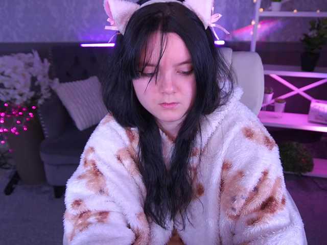 LittleShyy's BongaCams show and profile