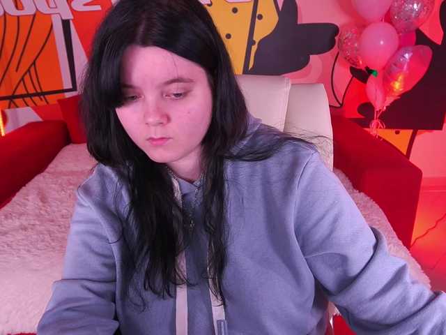 LittleShyy's BongaCams show and profile