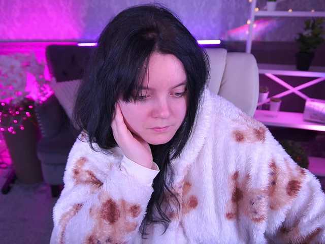 LittleShyy's BongaCams show and profile