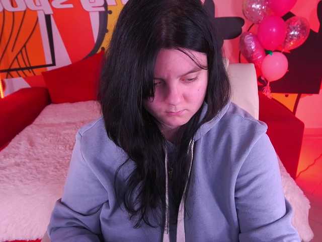 LittleShyy's BongaCams show and profile