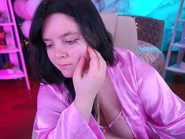 LittleShyy's BongaCams show and profile