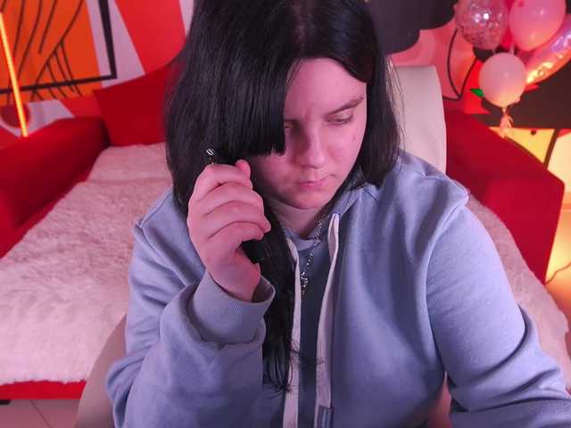 LittleShyy's BongaCams show and profile