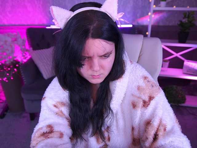 LittleShyy's BongaCams show and profile