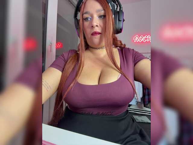 Analize2515's BongaCams show and profile