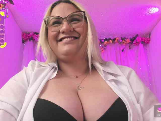 sweetbambi-23 Live Webcam on BongaCams