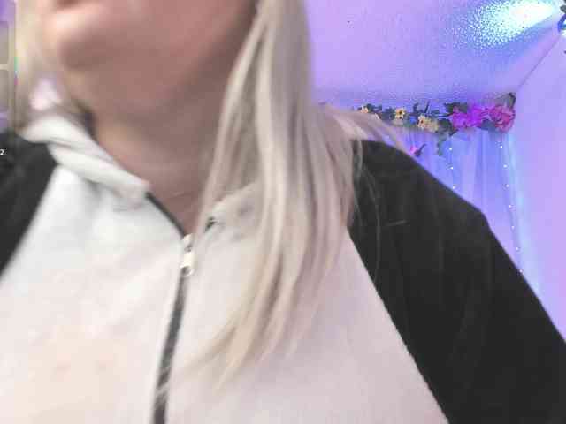 sweetbambi-23 Live Webcam on BongaCams
