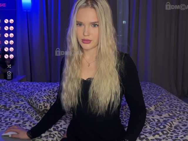 SOFICUMS's BongaCams show and profile