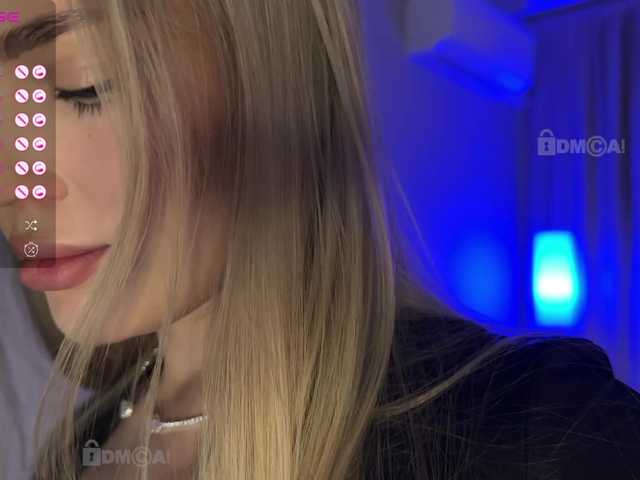 SOFICUMS's BongaCams show and profile